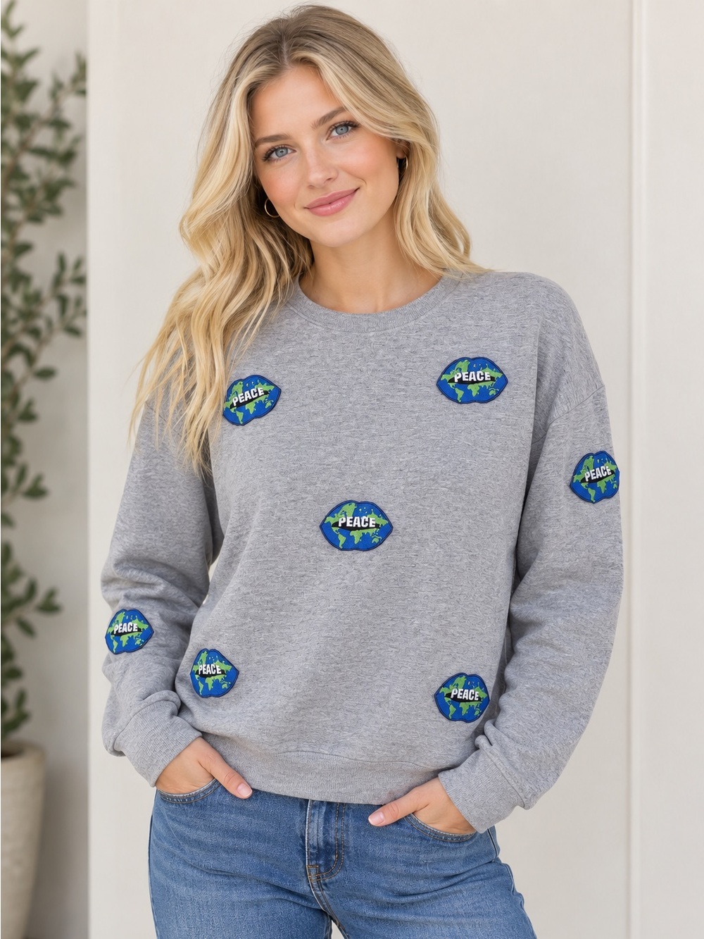 Lauren Moshi Lee World Peace Lips Sweatshirt NWT Gray Embroidered Patches. Sz L.